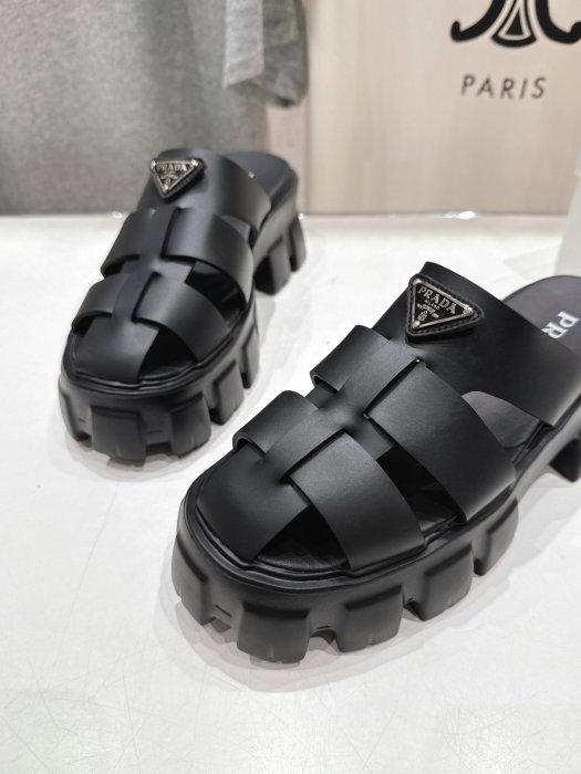 Шлепанцы фото 7