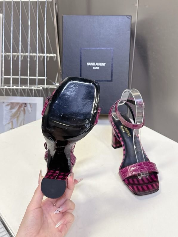 Босоножки фото 9