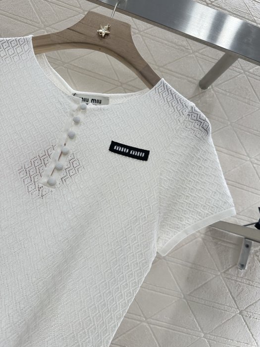 T-shirt women's фото 7