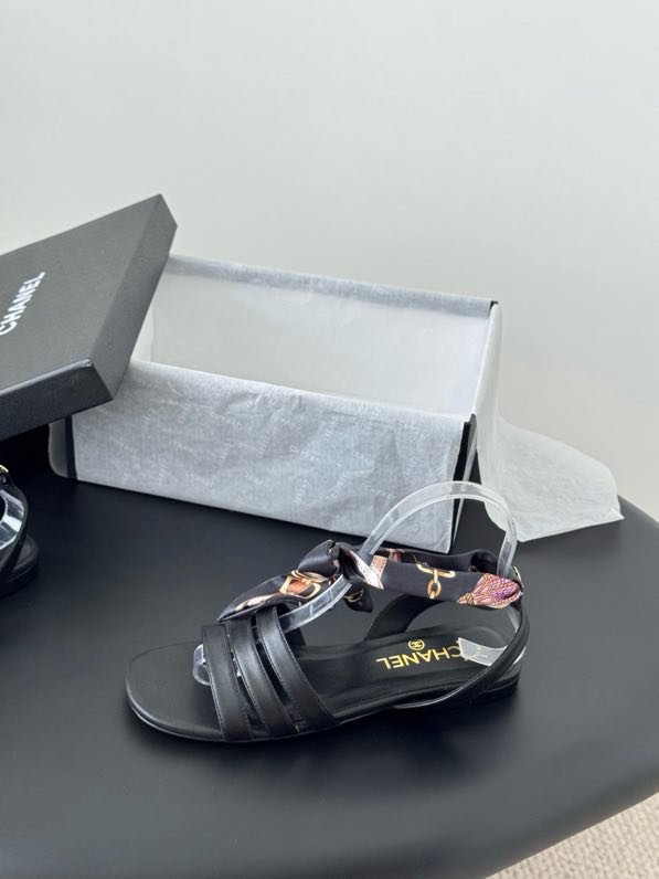 Сандалии женские фото 8