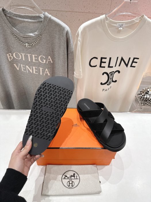 Шлепанцы женские фото 9