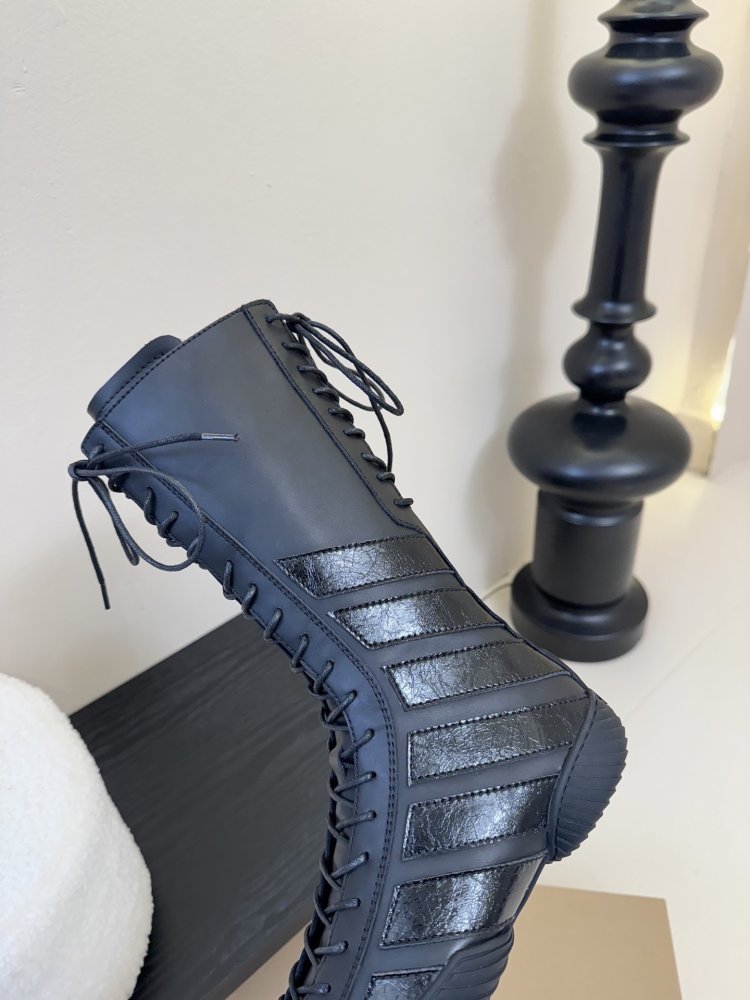Чоботи жіночі на шнурівці фото 8