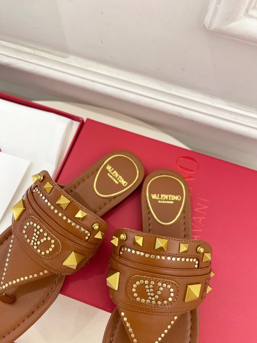 Шльопанці жіночі фото 7