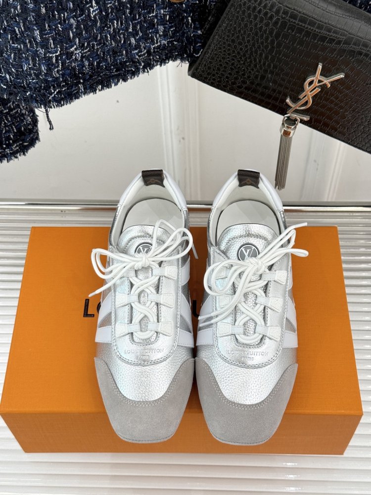 Кроссовки женские фото 4