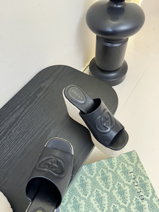 Босоножки фото 4