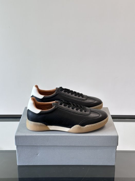 Sneakers men's