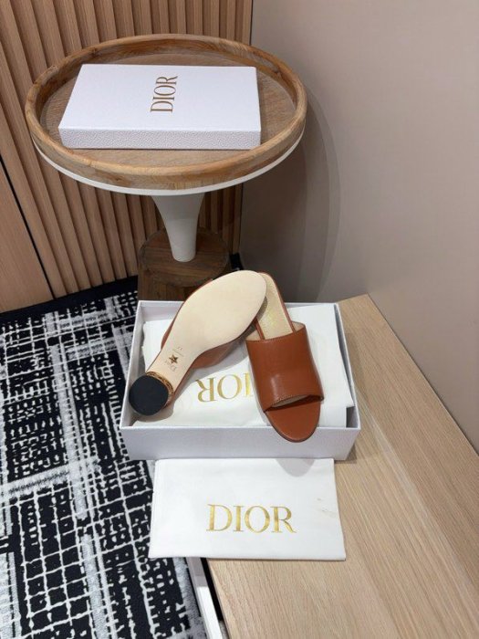 Босоножки Dior Icon на толстом фото 8