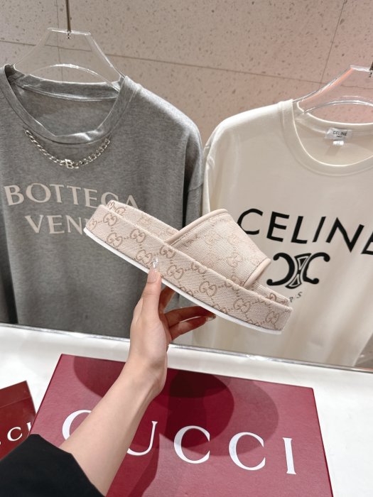 Шлепанцы фото 4