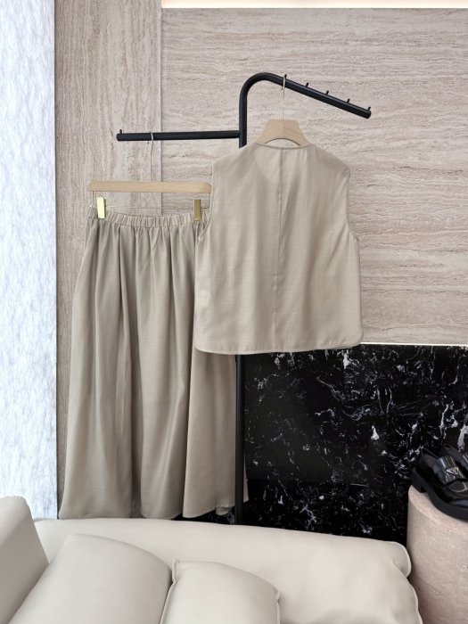 Костюм женский фото 2