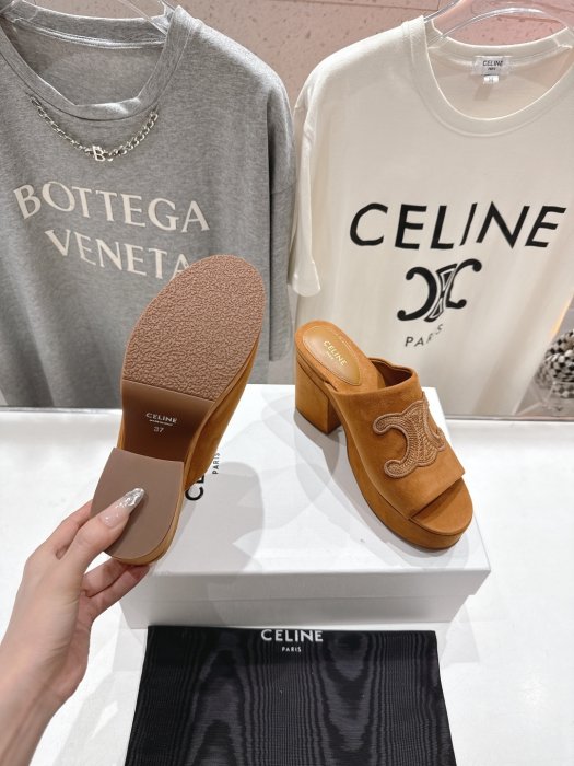 Босоножки фото 9