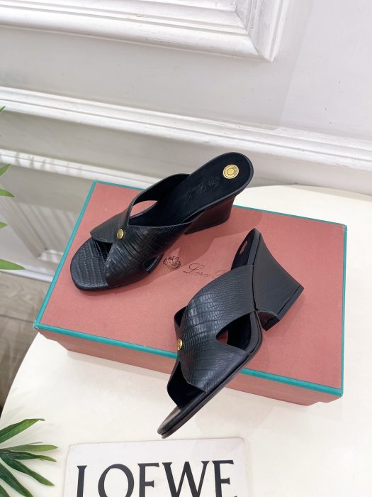 Босоножки фото 3