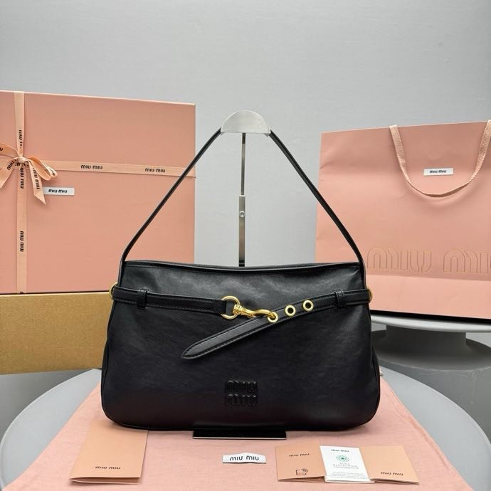 Сумка Aventure кожаная женская 40 см