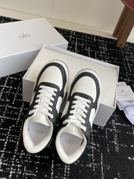 Кроссовки женские фото 4