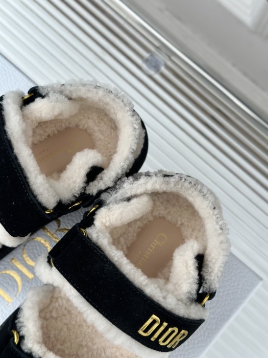 Sandals on fur фото 8