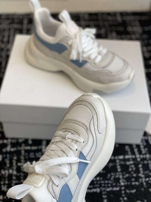 Кросівки жіночі фото 6