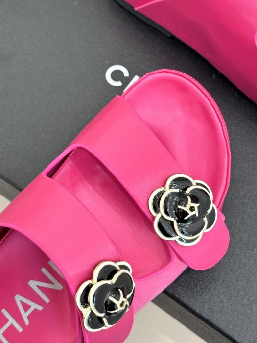 Шлепанцы фото 7