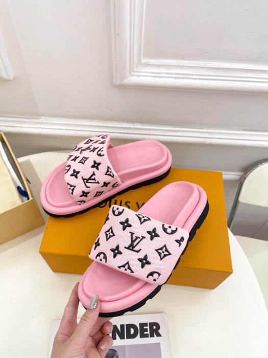 Шлепанцы женские фото 3