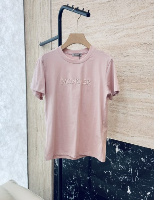 Футболка жіноча