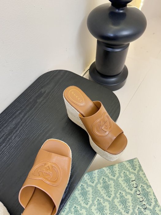 Босоножки фото 4