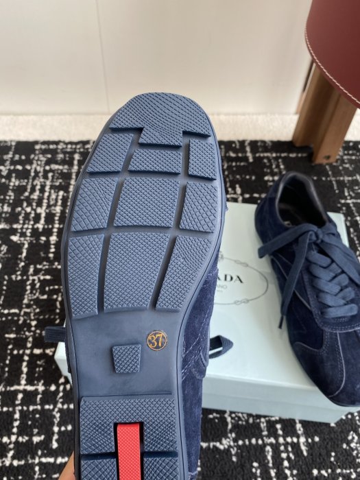 Кроссовки женские фото 9