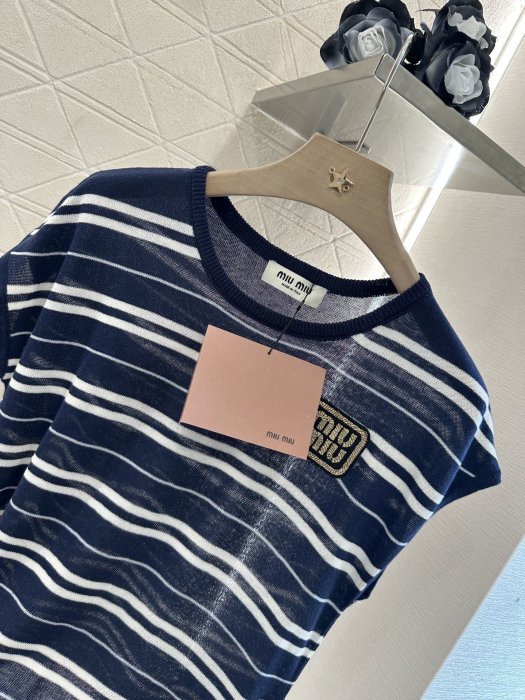 T-shirt women's фото 7