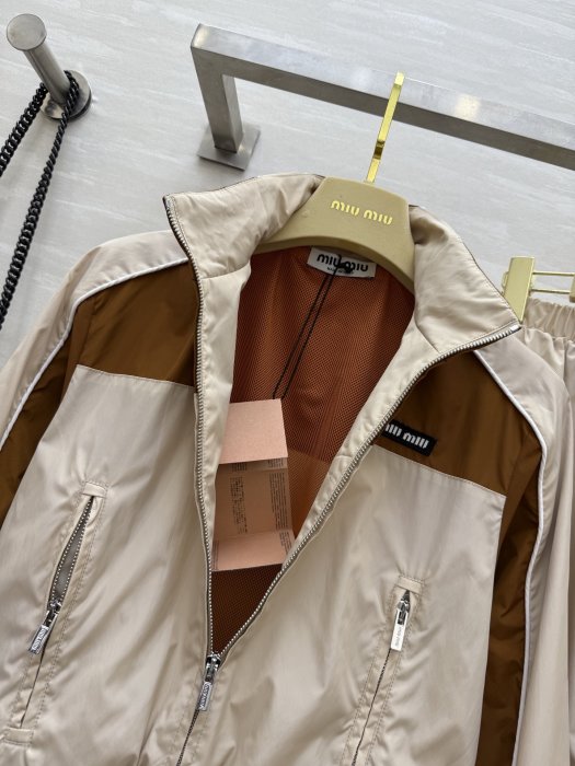 Костюм женский фото 5