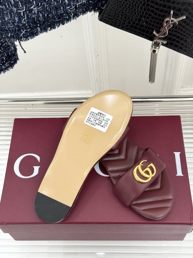 Шльопанці жіночі фото 9