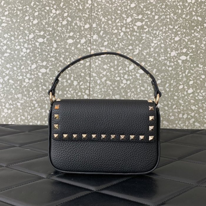 Сумка жіноча Valentino Garavani Rockstud 19 см