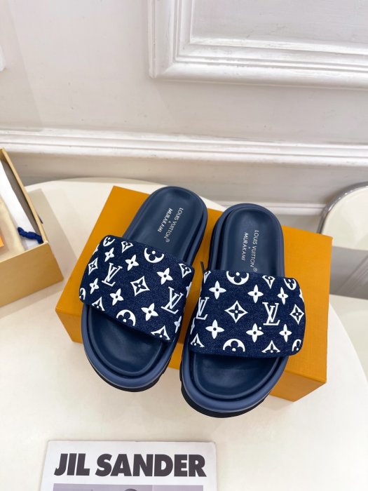 Шлепанцы женские