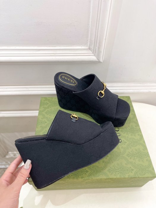 Босоножки фото 4