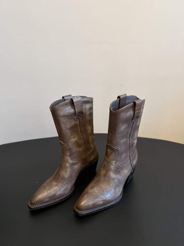 Сапоги женские фото 2