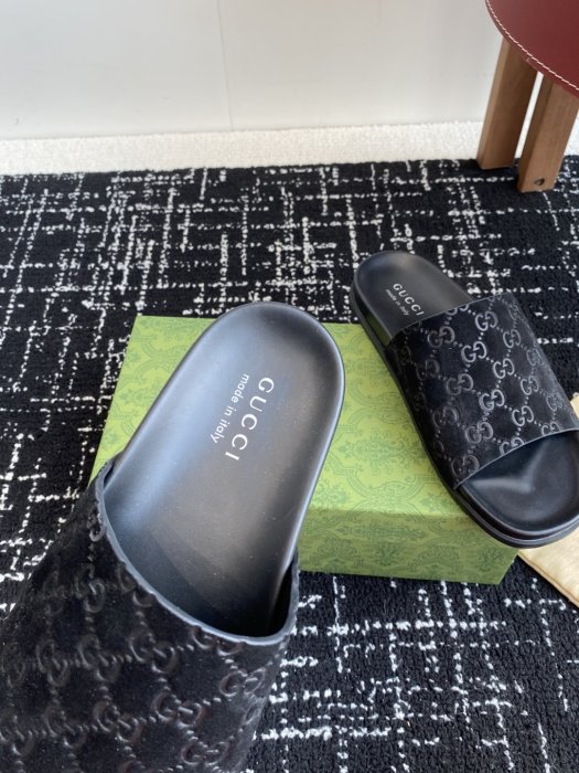 Шлепанцы фото 8