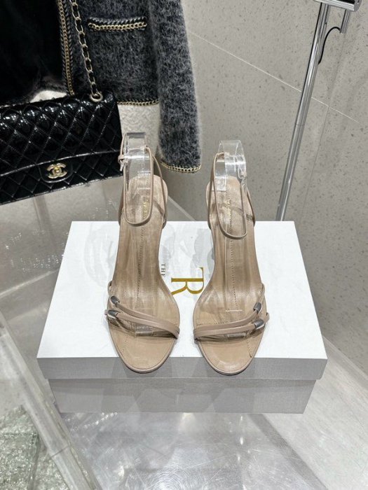 Босоножки фото 2