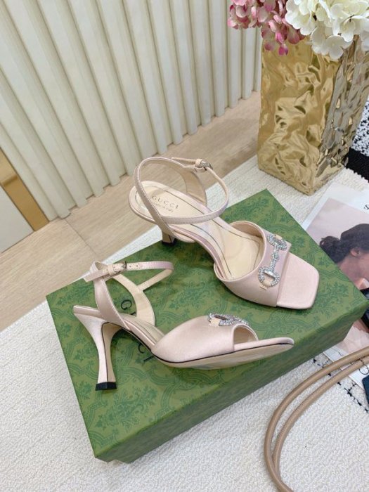 Босоножки фото 2