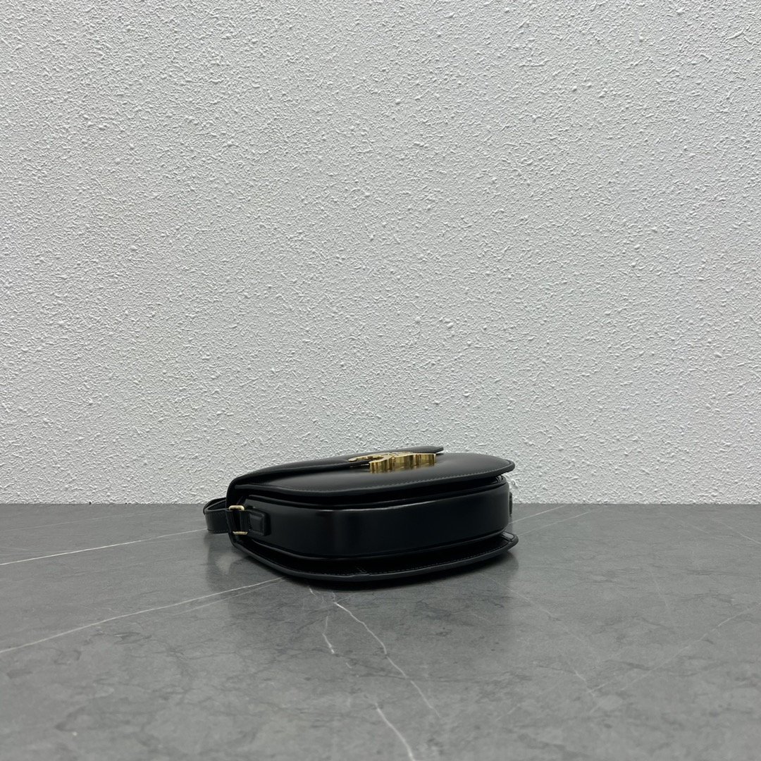 A bag TEEN CHAIN BESACE TRIOMPHE 18.5 cm фото 4