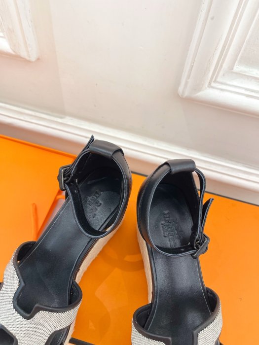 Босоножки фото 8