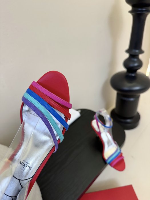 Босоножки фото 6