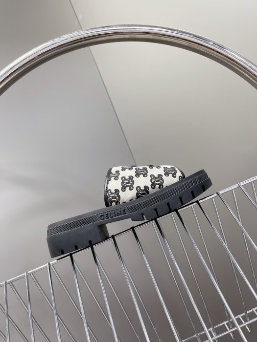 Шльопанці фото 5