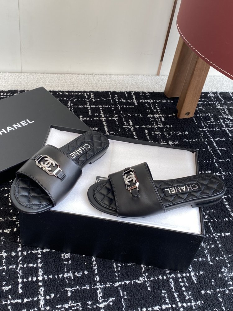 Шлепанцы женские фото 3