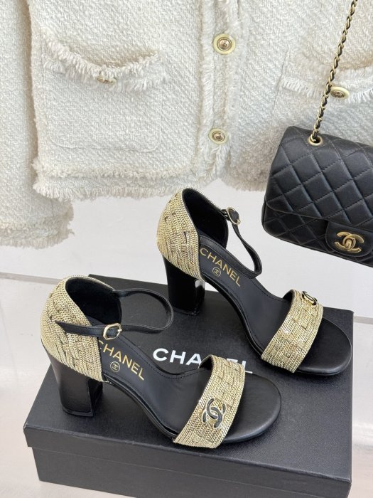 Босоножки фото 3