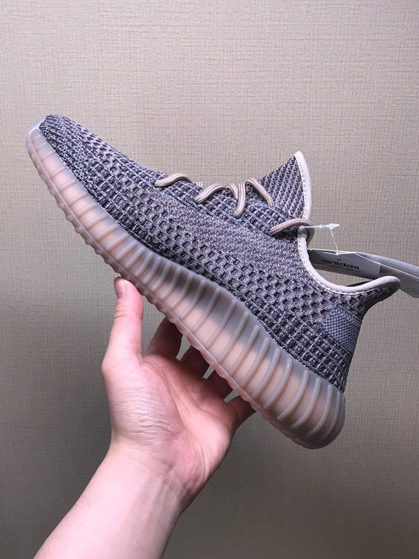 Кроссовки Yeezy Boost 350 V2 фото 7