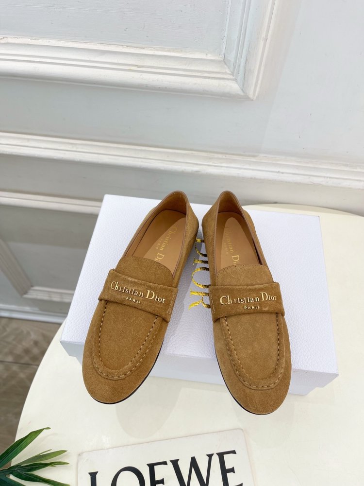 Лоферы женские