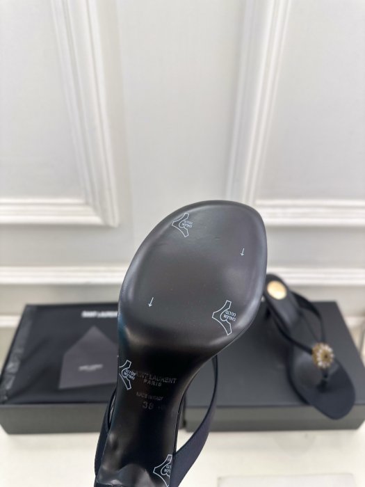 Босоножки фото 9