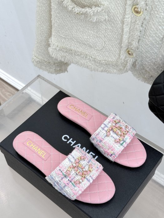 Шлепанцы женские фото 3