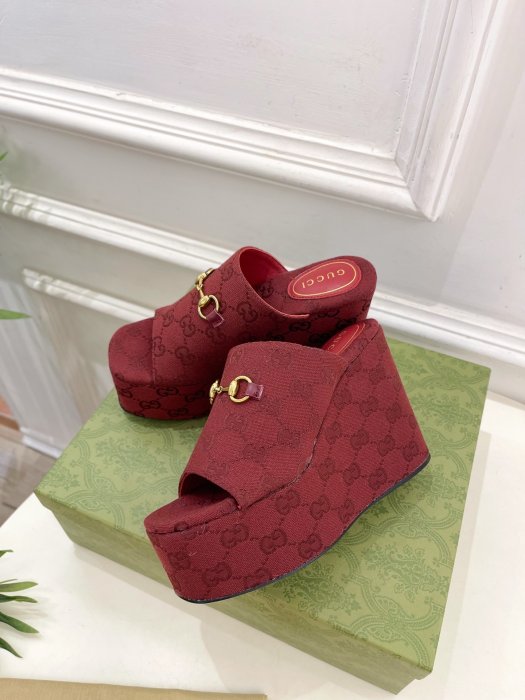 Босоножки фото 3