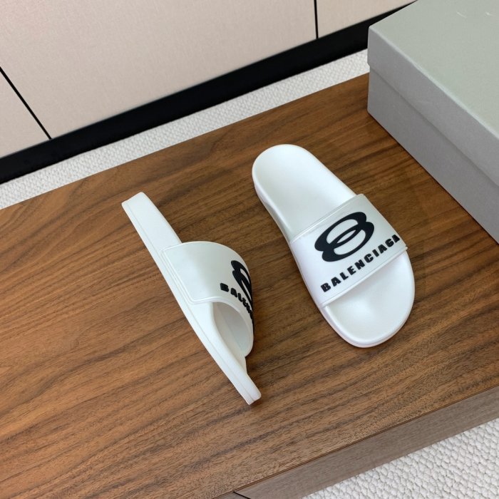 Шлепанцы фото 4