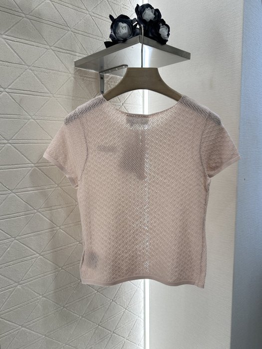 T-shirt women's фото 2