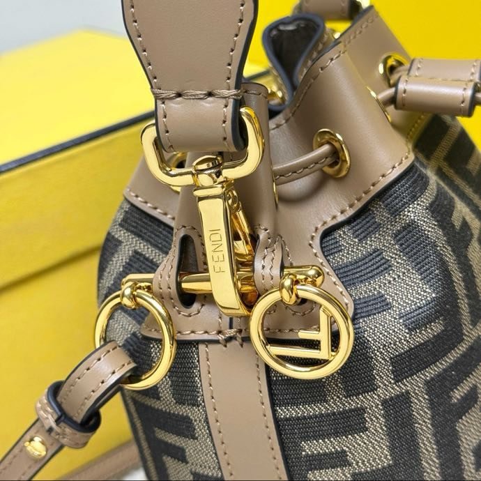 A bag women's Fendi Mon Tresor mini 18 cm фото 2