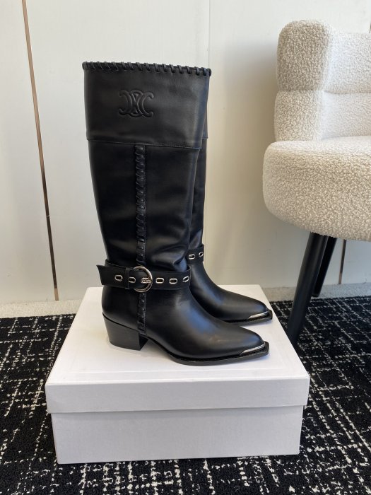 Boots women's