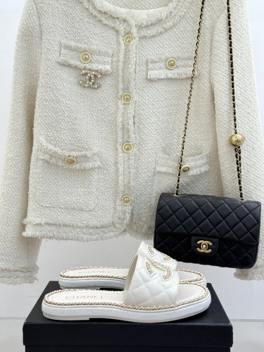 Шлепанцы женские